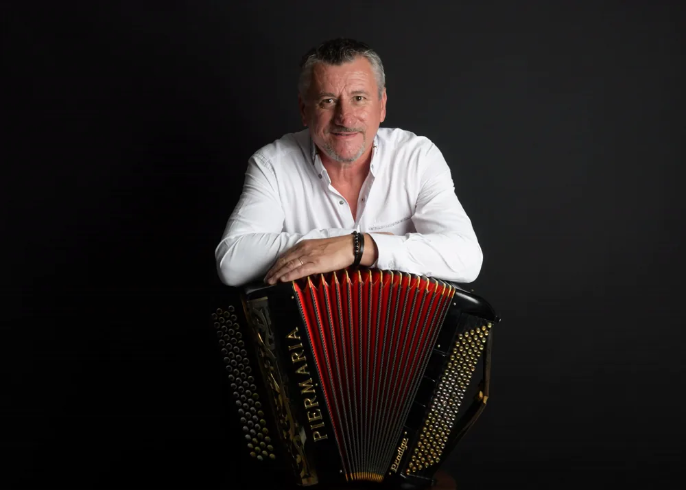 Portrait de Didier Détouche, accordéoniste